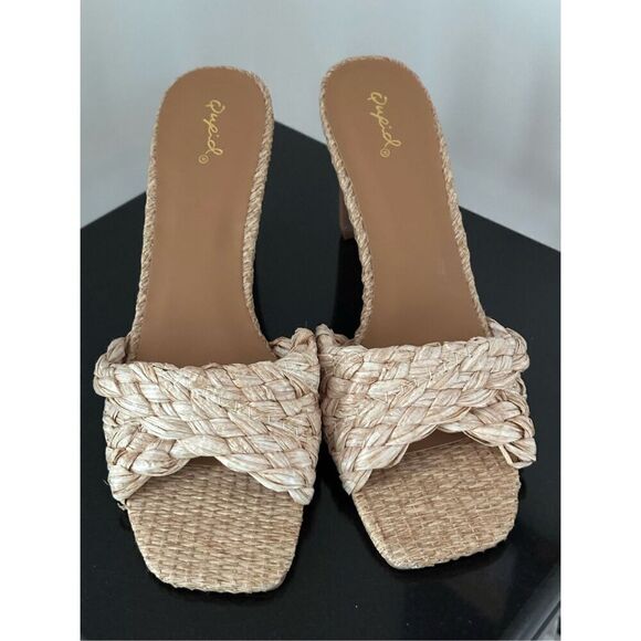 Qupid KAYLEE-83 Natural Raffia‎ Woven Straw Heeled Sandals sz 10 - Picture 1 of 7
